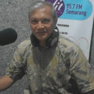 dr Elang Sumambar