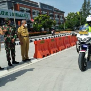 Wali Kota FX Hadi Rudyatmo, pada ujicoba flyover Purwosari Desember 2020 lalu. Kini flyover tersebut resmi dioperasikan