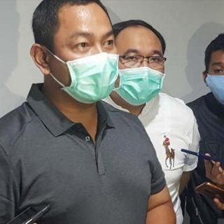 Wali Kota Semarang Hendrar Prihadi saat memberikan keterangan kepada wartawan.
