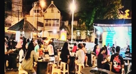 Suasana Angkringan Blendoek tahun 2014 di kota lama Semarang