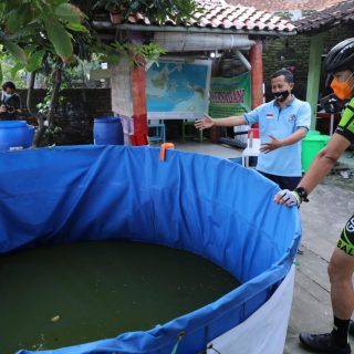 Machmudi Hariono alias Yusuf, mantan narapidana terorisme dikunjungi Gubernur Ganjar Pranowo di rumahnya sekaligus tempat ternak lelenya