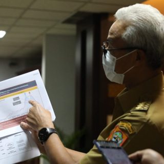 Gubernur Ganjar Pranowo melihat tren menurunan Covid-19 di Jawa Tengah.