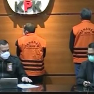 KPK mengumumkan para tersangka yang menyeret Gubernur Sulawesi Selatan Nurdin Abdullah.