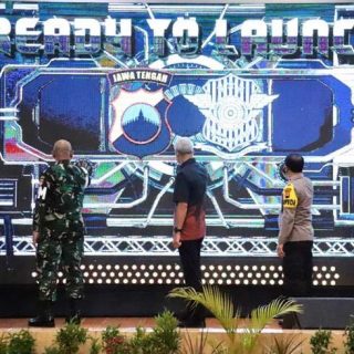 Kapolda Jateng Pol Ahmad Luthfi melaunching tilang elektronik