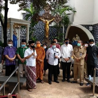 Koordinator Pelita Semarang Setyawan Budi mengutuk keras aksi bom bunuh diri yang dilakukan di Gereja Katedral, Makassar.