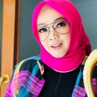 Rina Gunawan