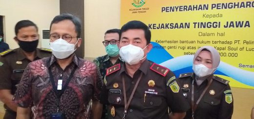 Kajati Jawa Tengah Priyanto SH dan Direktur Utama Pelindo III Boy Robyanto saat diwawancari awak media
