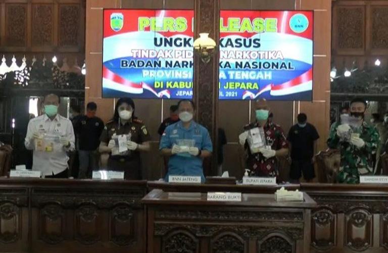 BNNP Jateng memberi keterangan kepada pers soal penungkapan kasus penyalahgunaan narkoba di Jepara