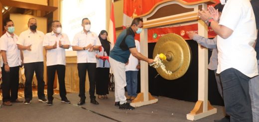 Wali Kota Semarang, Hendrar Prihadi membuka RAT KONI Kota Semarang di Hotel City Semarang, Sabtu (3/4).