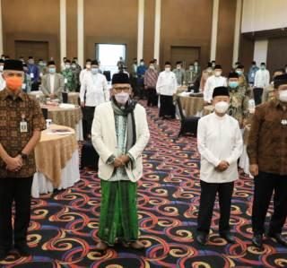 Gubernur Jawa Tengah, Ganjar Pranowo, menghadiri sekalugus membuka Musyawarah Daerah (Musda) ke-10 MUI Jawa Tengah di Hotel Grasia, Rabu (7/4)