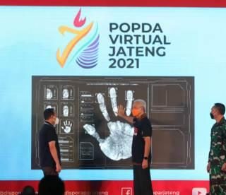Gubernur Jateng Ganjar Pranowo membuka Popda Jateng 2021 di Hotel Patrajasa Semarang, Rabu (7/4)