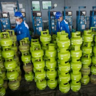 Stok LPG untuk Ramadan dan Lebaran 2021 menumpuk di depot-depot Pertamina.