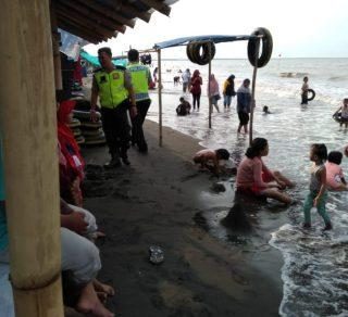 Objek wisata pantai di Brebes menjadi salah satu tujuan masyarakat berlibur Lebaran di Jawa Tengah