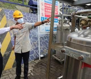 Gubernur Jateng Ganjar Pranowo mengunjungi pabrik PT Samator untuk melihat kelancaran proses produksi