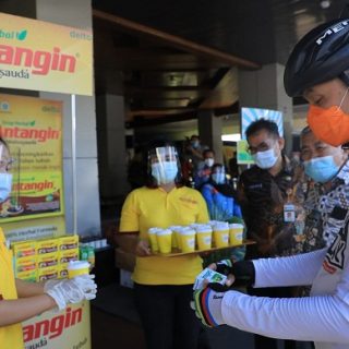 Gerakan Minum Jamu yang dilaunching Gubernur Ganjar Pranowo akan dijadikan kebiasaan bagi PNS Pemprov