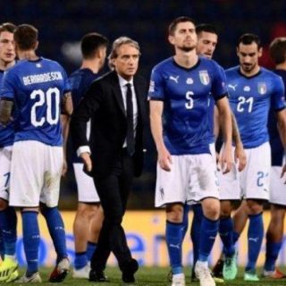 Pelatih Timnas Italia Roberto Mancini bersama tim Gli Azzuri yang dipersiapkan di Piala Eropa 2020.