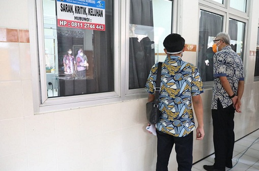 Gubernur Ganjar Pranowo melihat penanganan pasien Covid-19 di Rembang, salah satunya meninjau RSUD Dr R Soetrasno, Rabu (21/7)