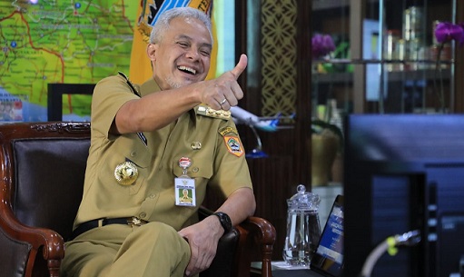 Gubernur Jateng Ganjar Pranowo memimpin Rembug Desa virtual dengan para Kades Banyumas secara daring, Senin (26/7)