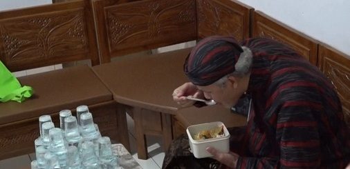 Gubernur Jawa Tengah numpang makan siang di ruang Kapolsek Kranggang, Temanggung, Kamis (15/7)
