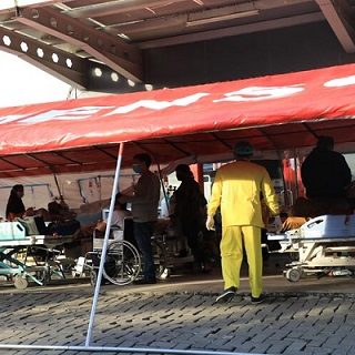 RSUD Tugurejo sempat memasang tenda-tenda darurat untuk pasien Covid-19 yang tidak kebagian tempat