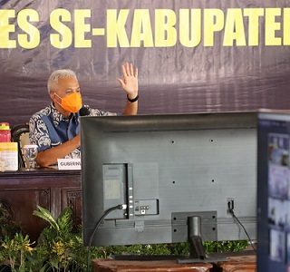 Gubernur Jateng Ganjar Pranowo memimpin Rembug Desa dengan para Kades se Kabupaten Rembang, Rabu (21/7)