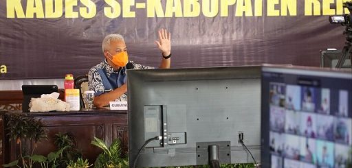 Gubernur Jateng Ganjar Pranowo memimpin Rembug Desa dengan para Kades se Kabupaten Rembang, Rabu (21/7)