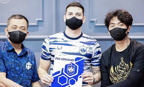 Pemain Argentina, Brian Ferreira resmi menjadi bagian PSIS Semarang setelah sepakat untuk menandatangani kontrak selama satu tahun di Liga 1 musim 2021-2021.