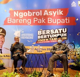 Bupati Rembang Abdul Hafidz saat tampil acara 'Ngobrol Bareng Pak Bupati' spesial HUT ke-1 Rumah BUMN, Sabtu (21/8).