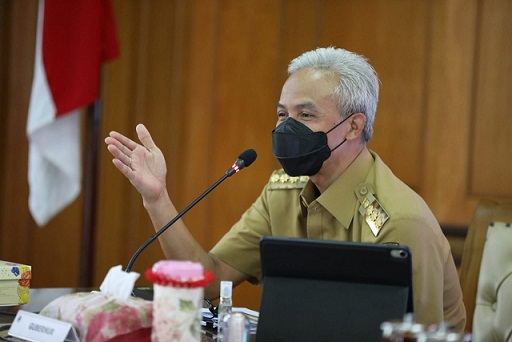Gubernur Ganjar Pranowo memimpin Rapat Penanganan Covid-19 dengan Kabupaten/Kota se Jawa Tengah melalui video conference, Senin (9/8)