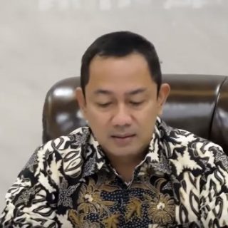 Wali Kota Semarang Hendrar Prihadi melantik Satgas Remaja Covid-19 secara virtual