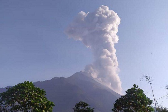 Ilustrasi awan panas merapi