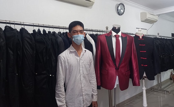 Mas Imam, pemilik PersewaanJas Mr J