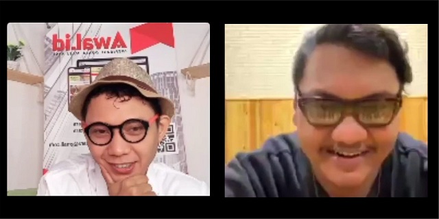Daru, personel dari Ndarboy Genk (kanal) dipandu Rachman Polalo (kiri) saat dialog di program Ngosngosan lewat live IG, Jumat (27/8).