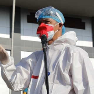 Gubernur Jateng Ganjar Pranowo memberikan sambutan saat menjadi inspektur upacara HUT Kemerdekaan RI tingkat Jawa Tengah di RS Darurat Covid-19 Donohudan, Boyolali, Selasa (17/8)