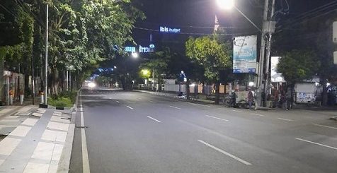 Suasana beberapa ruas jalan di Kota Semarang yang lengang karena penerapan PPKM Darurat. Langkah ini dinilai efektif menurunkan angka penderita Covid-19, meski data yang tercatat di pusat terkadang sering salah
