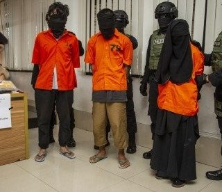 Puluhan terduga teroris ditangkap Densus 88 Polri dari 11 wilayah provinsi. Mereka rencananya melancarkan aksi teror pada HUT RI ke-76 lalu