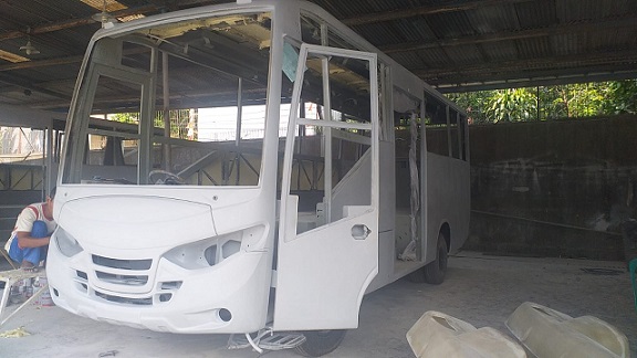 Proses pembuatan bus yang disiapkan untuk rute Semarang - Grobogan, yang dikerjakan di Karoseri New Armada Magelang
