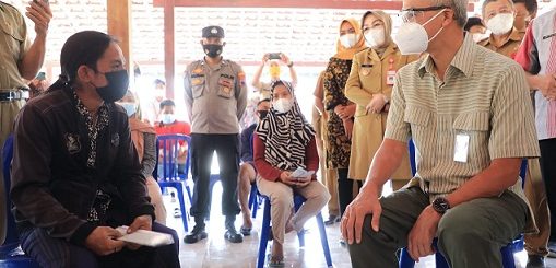 Muhammad Syafii berkeluh kesah kepada Gubernur Ganjar Pranowo soal sepinya kegiatan manggung di musim pandemi.