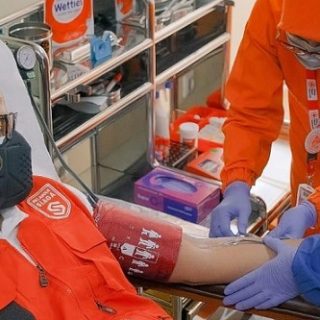 Menparekraf Sandiga Uno ikut mendonorkan darah pada kegiatan yang dilakukan PMi DKI Jakarta