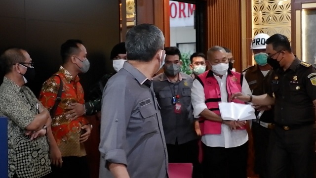 Alex Noerdin ditahan Kejagung usai ditetapkan sebagai tersangka korupsi pembelian gas bumi di Sumatera Selatan.