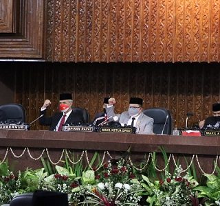PARIPURNA: Rapat Paripurna DPRD Jateng tanggal 16 Agustus 2021 dibuka oleh Wakil Ketua DPRD Jateng Sukirman didampingi Heri Pudyatmoko