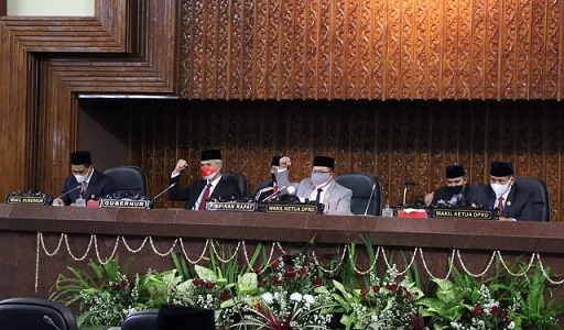 PARIPURNA: Rapat Paripurna DPRD Jateng tanggal 16 Agustus 2021 dibuka oleh Wakil Ketua DPRD Jateng Sukirman didampingi Heri Pudyatmoko