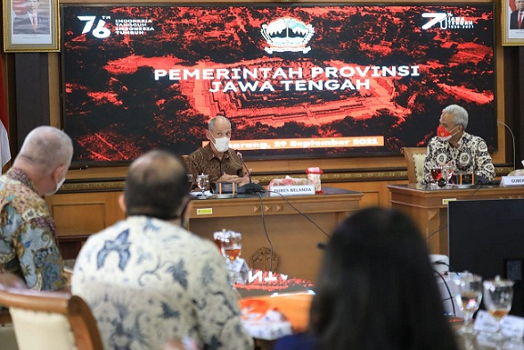 Gubernur Jateng, Ganjar Pranowo menerima kunjungan Duta Besar Belanda untuk Indonesia, Lambert Grijns dan rombongan, Rabu (29/9)