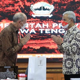 Duta Besar Belanda untuk Indonesia, Lambert Grijns, datang ke Jawa Tengah untuk menemui Gubernur Ganjar Pranowo, Rabu (29/9). Belanda ingin melanjutkan kerja sama penanganan banjir dan rob