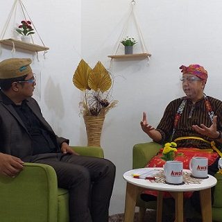 CEO PT Marimas Putra Kencana Harjanto Halim (kanan) dipandu Rudy Bonsa saat tampil acara Inspirasi, Rabu (15/9).