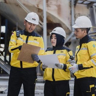 SIG mendapatkan penghargaan sebagai Outstanding Company 2021 pada sektor Materials dari Asiamoney.