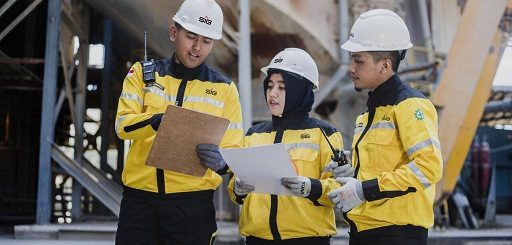 SIG mendapatkan penghargaan sebagai Outstanding Company 2021 pada sektor Materials dari Asiamoney.