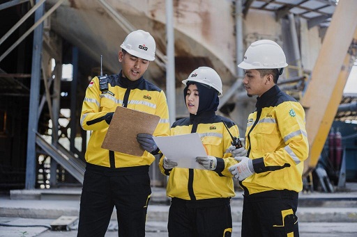 SIG mendapatkan penghargaan sebagai Outstanding Company 2021 pada sektor Materials dari Asiamoney.