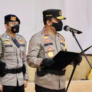 Kapolda Jateng Irjen Pol Ahmad Luthfi melantik pejabat baru di lingkungan Polda Jateng, Senin (27/9).