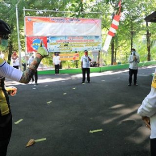 Gubernur Jateng, Ganjar Pranowo, melakukan sidak pelaksanaan pembelajaran tatap muka (PTM) di beberapa sekolah, salah satunya SMPN 5 Semarang